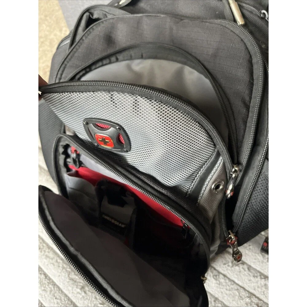 Wenger SWISS GEAR Synergy Pro 16 inch Laptop Backpack Black & Gray Shock Absorb